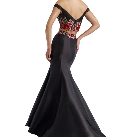 NWT!JANIQUE Elegant 2 Piece Black Embroidered/Floral Off-Shoulder Mermaid Dress - Picture 3 of 10